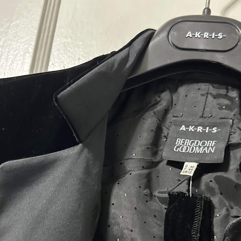 Akris Black Velvet Tailored Blazer - Picture 7 of 14
